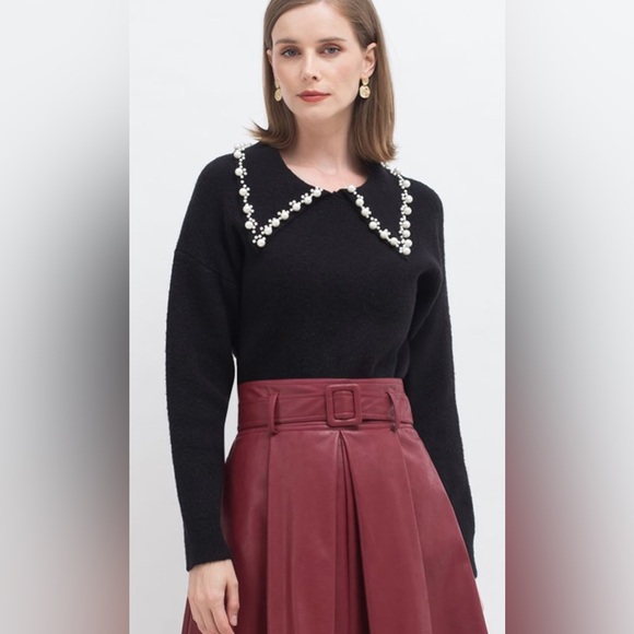 Sweaters - Elegant Black Sweater with Pearl Detailing